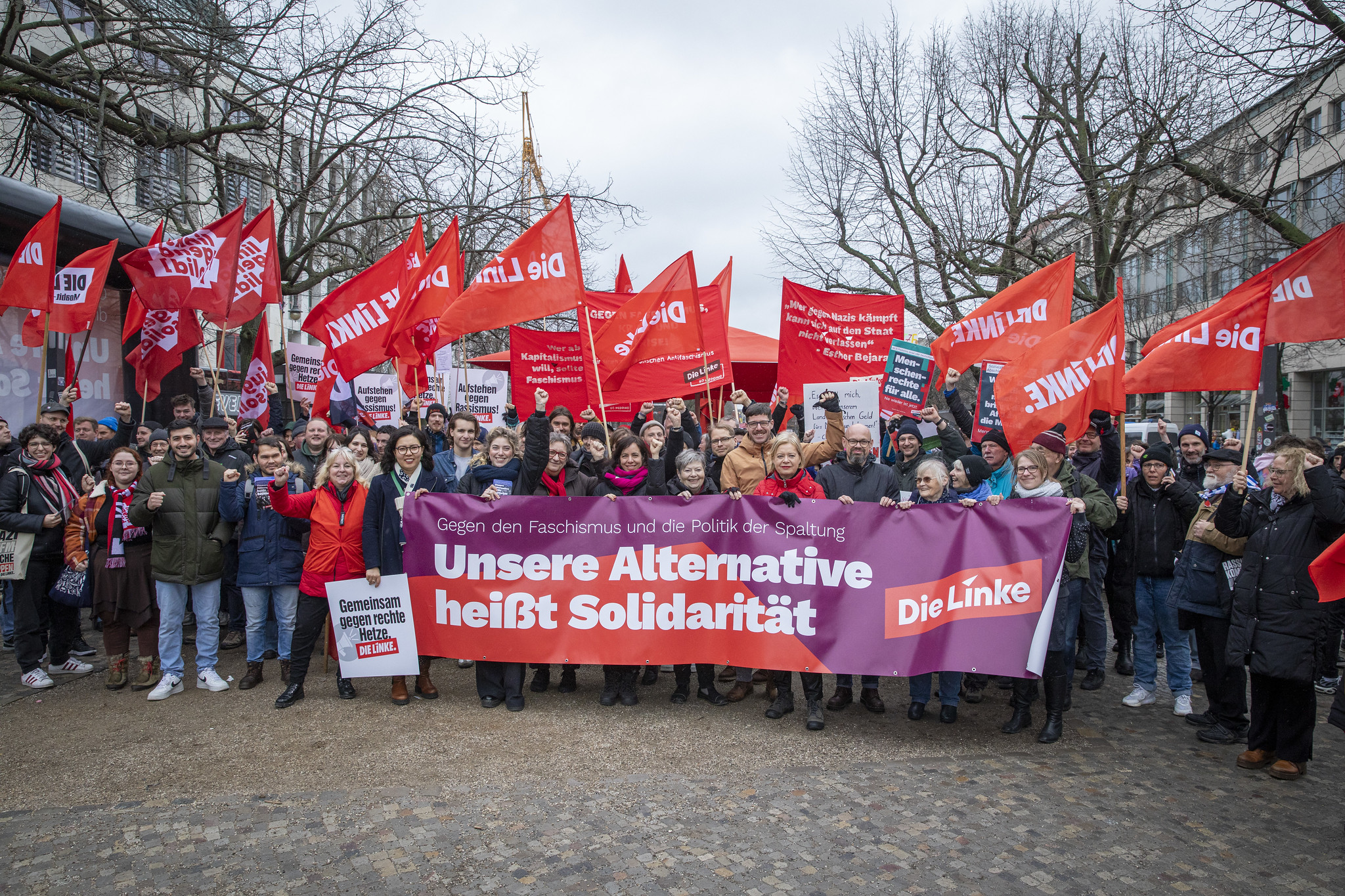 Der linke Block auf der Demo #HandInHand in Berlin am 2. Februar 2024